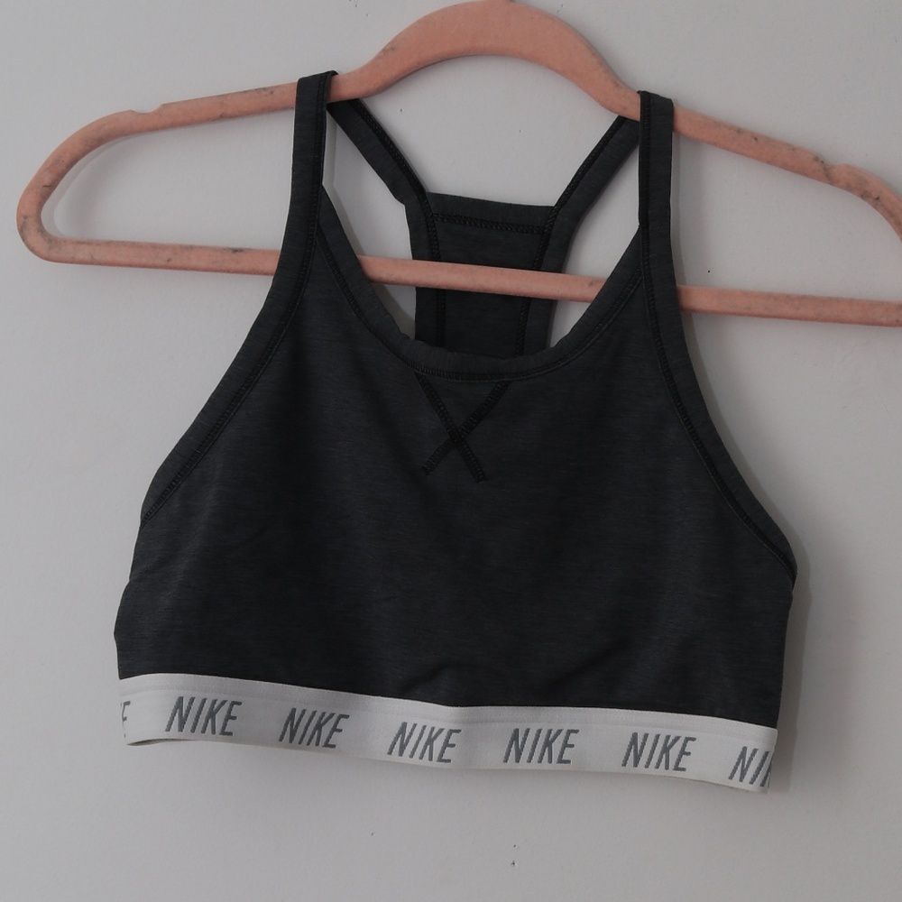 Nike Swoosh Women's Medium-Support Sports Bra
